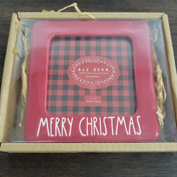 Rae Dunn Red Merry Christmas Photo Frame - Picture 1 of 1